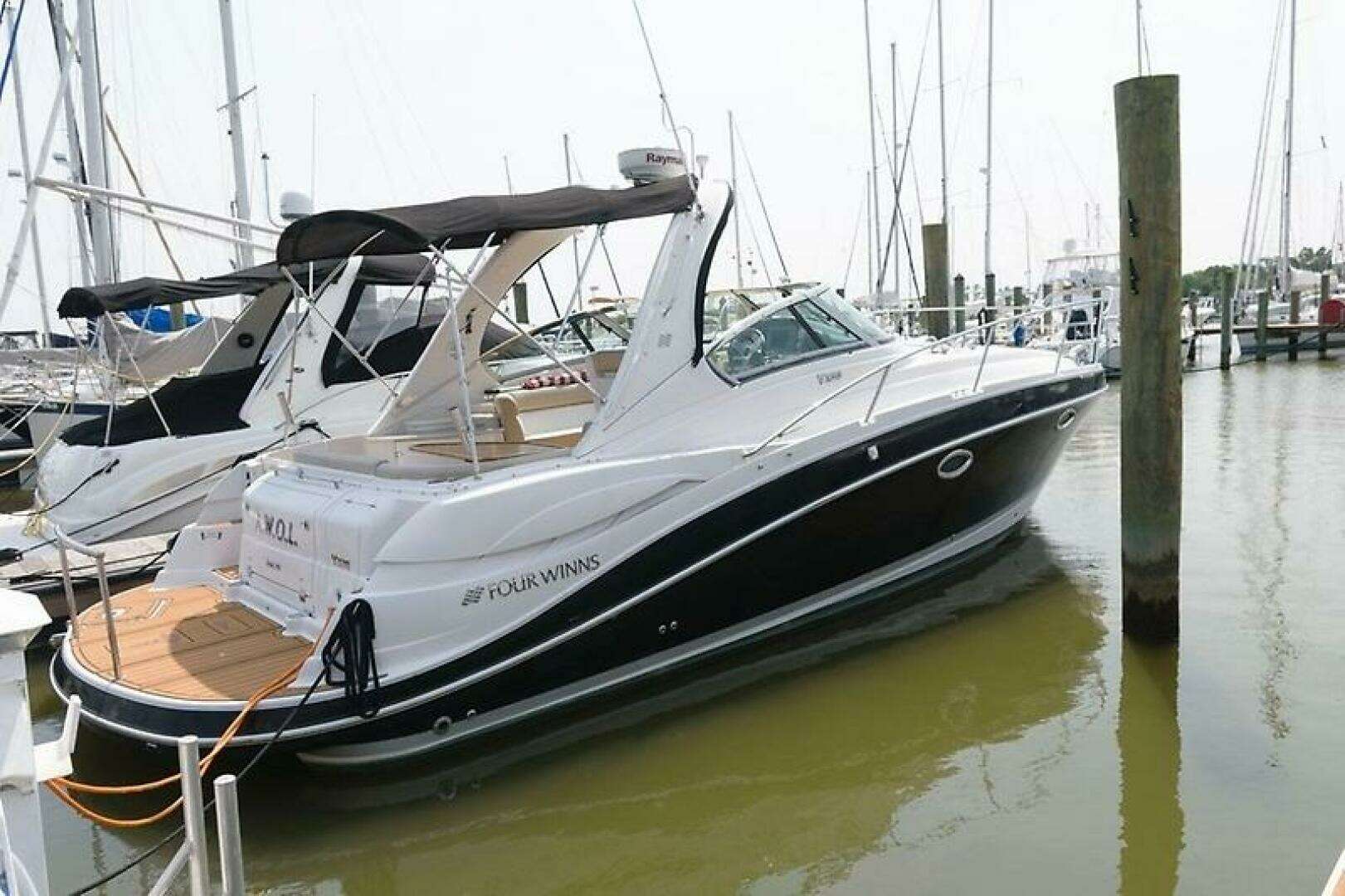 2009 Four Winns V338 - Image 2