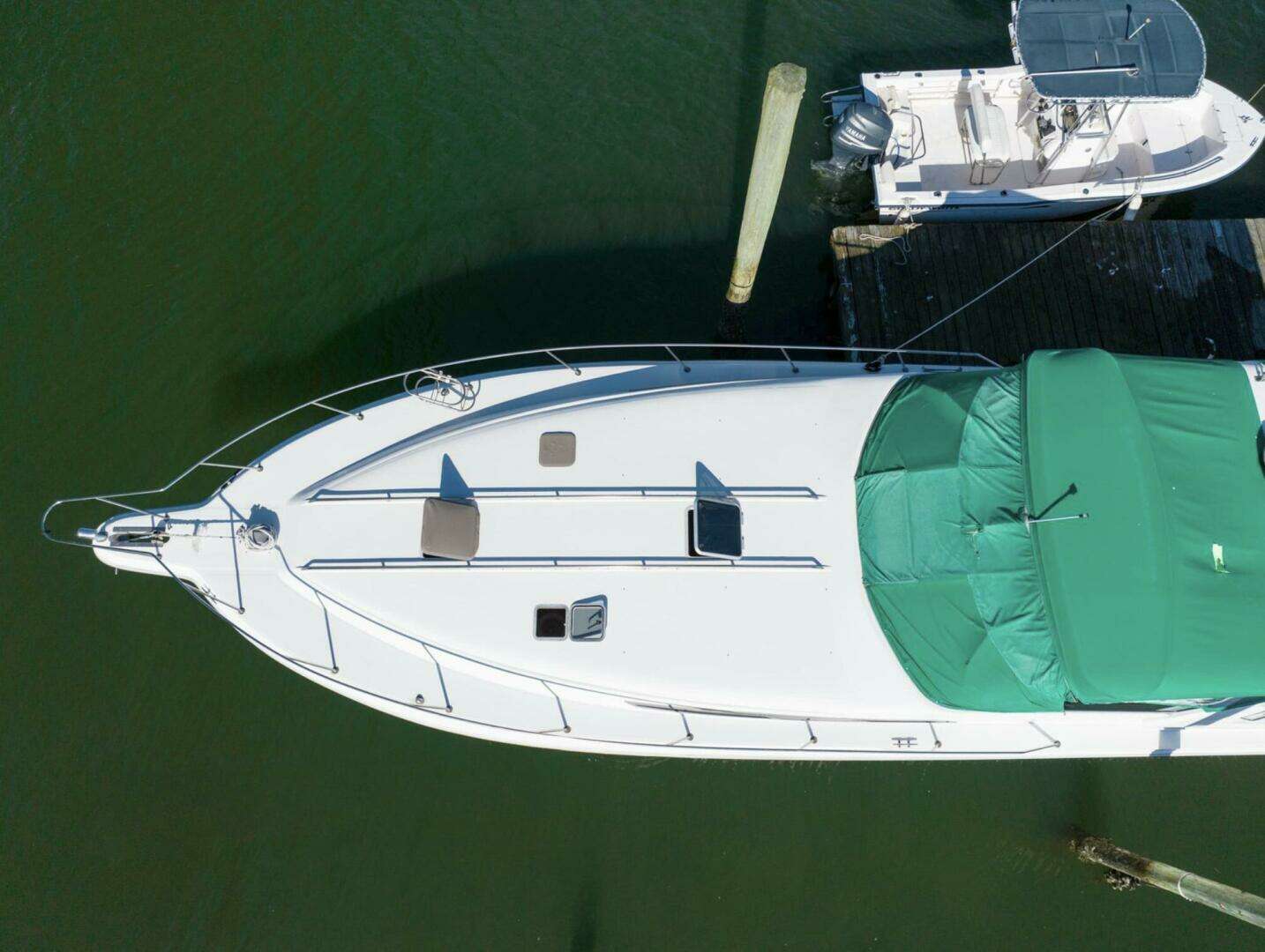 1990 Sea Ray 420 Sundancer - Image 6