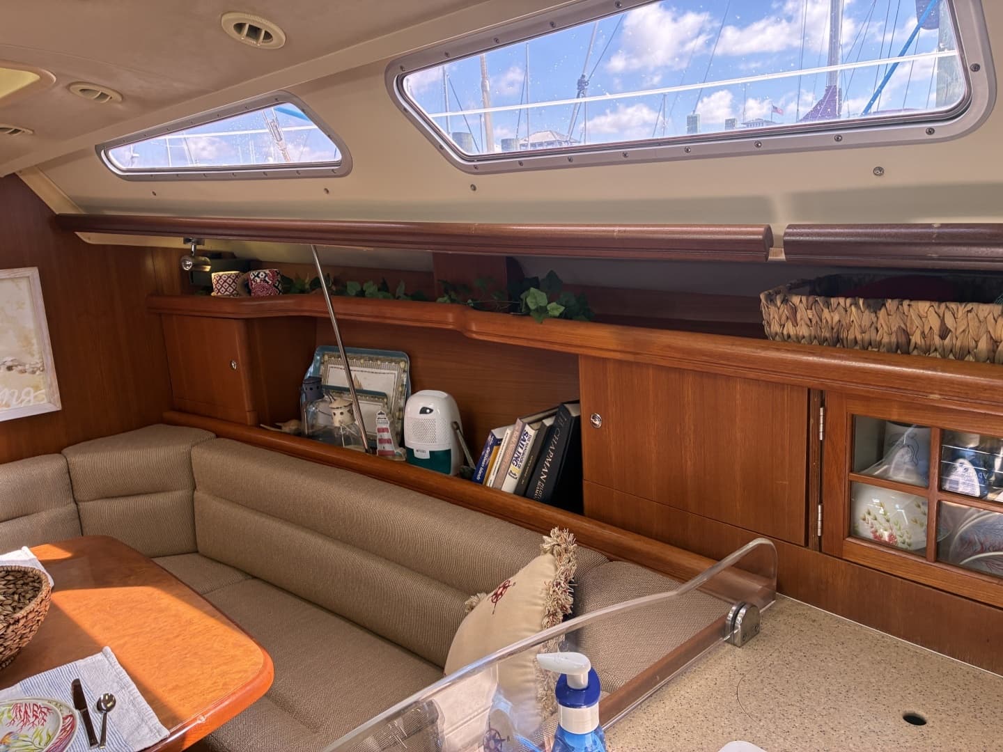 2008 Hunter 38 - Image 15