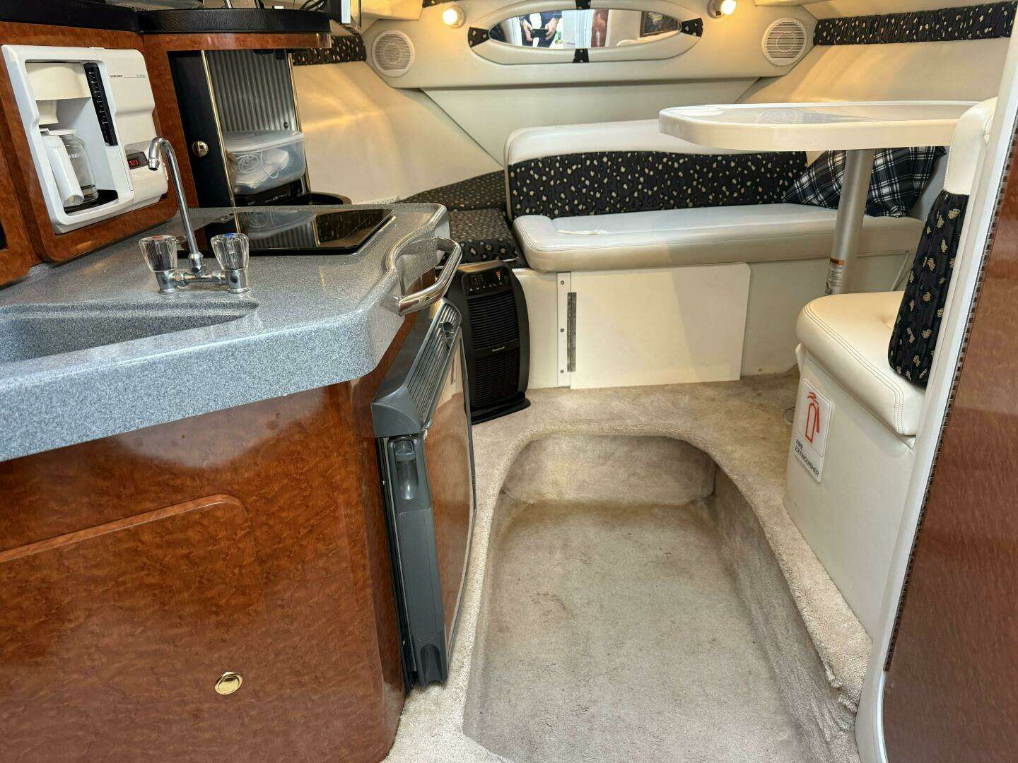 2002 Wellcraft Martinique 2600 - Image 15