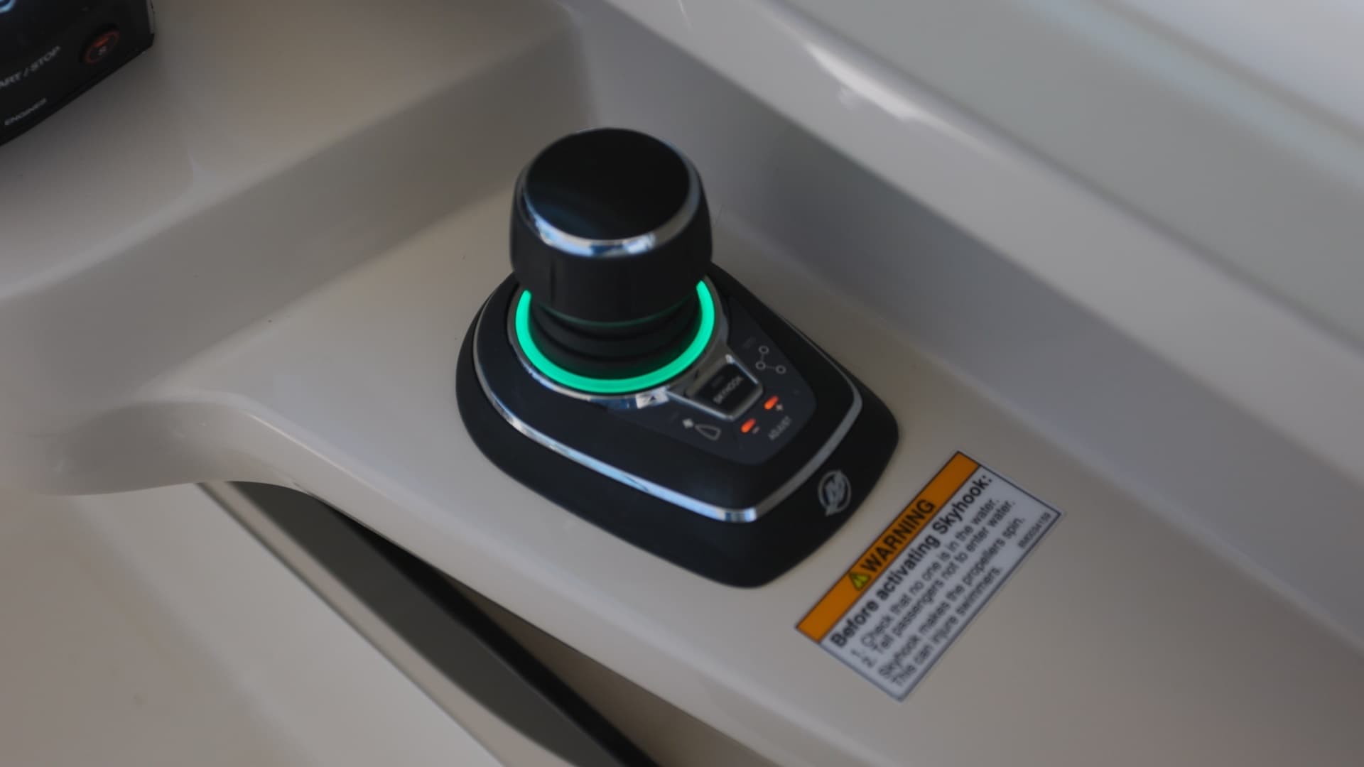 2024 Boston Whaler 280 Vantage - Image 7