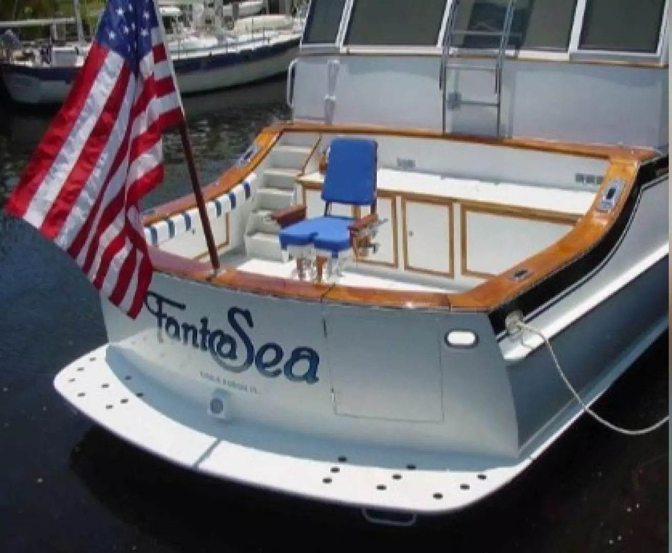 1965 Burger Cockpit Flybridge Motor Yacht - Image 3