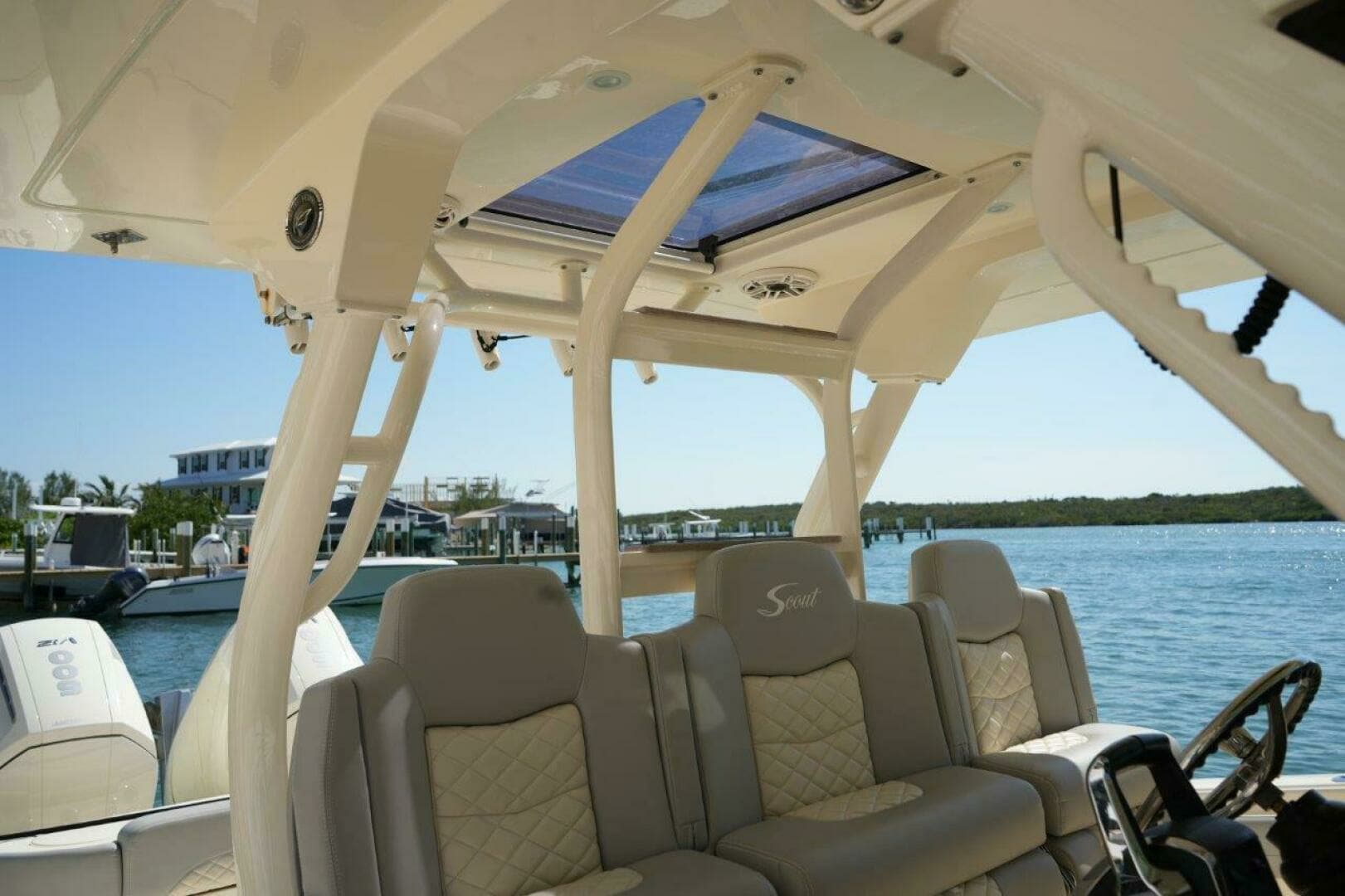 2022 Scout 380 LXF - Image 17