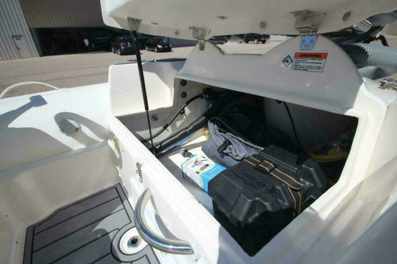 2026 Zodiac Yachtline 400 DL NEO - Image 7