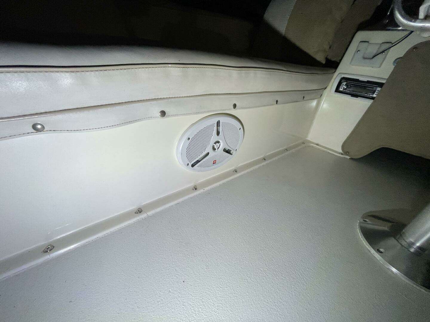 1986 Egg Harbor 40 Motor Yacht - Image 5