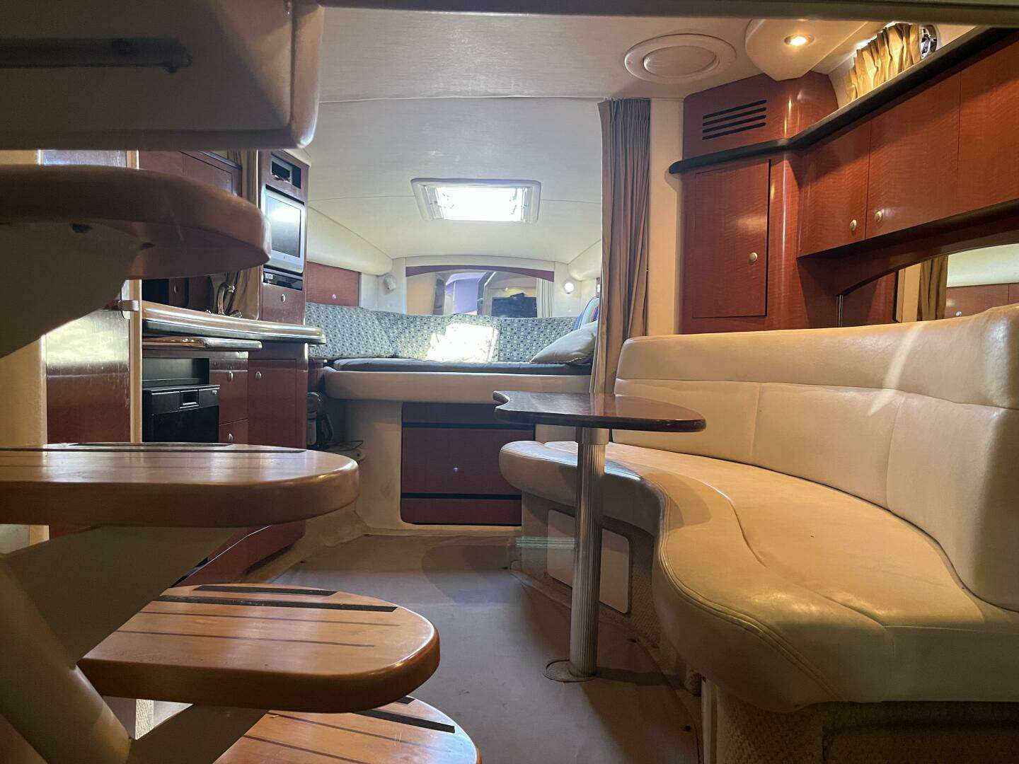 2005 Sea Ray 320 Sundancer - Image 23