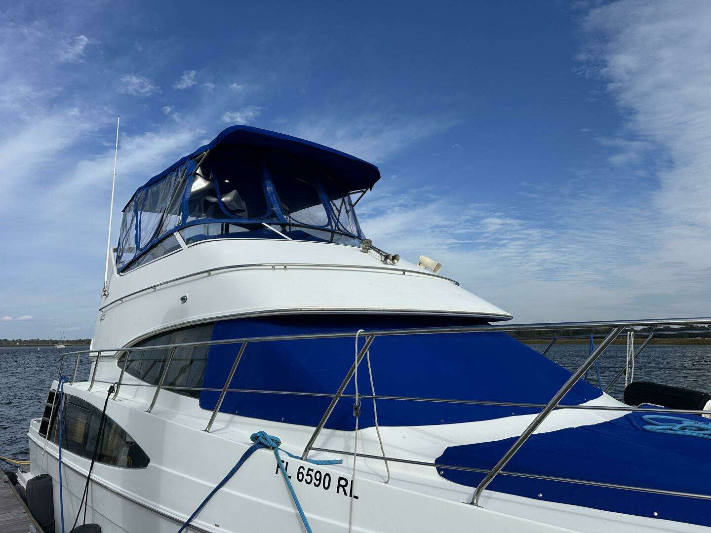 2005 Carver 36 SS - Image 10