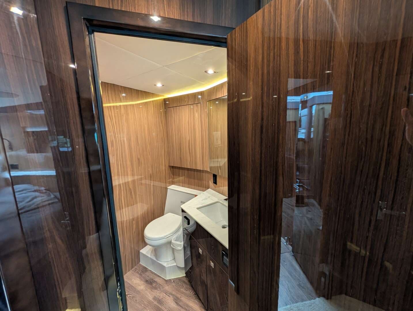 2022 Cruisers Yachts 54 Cantius - Image 51