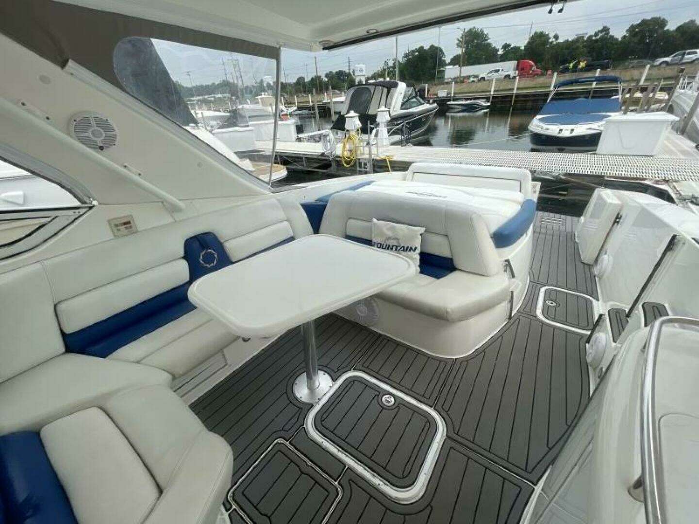 2006 Fountain 48 Express Cruiser - Image 5