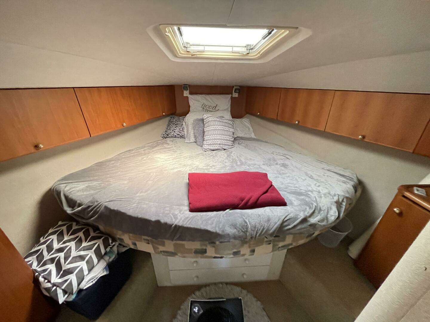 1994 Silverton 34 Motor Yacht - Image 31