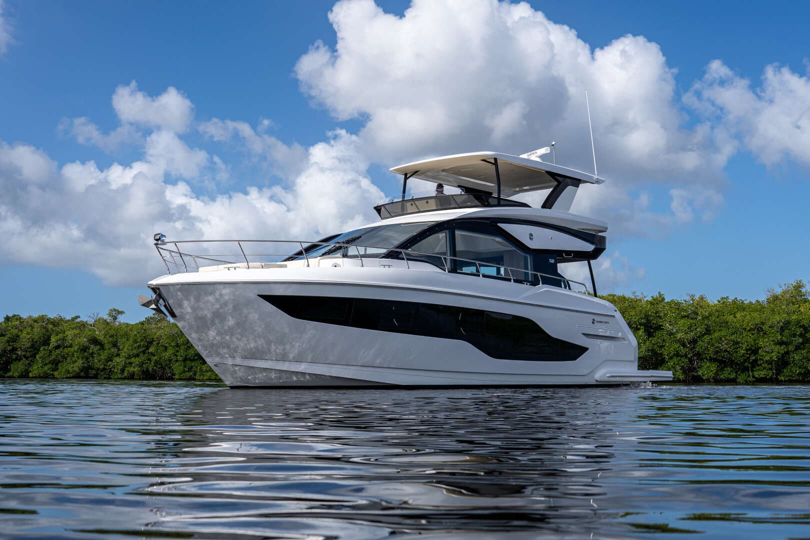 2026 Cruisers Yachts 50 FLY - Image 12