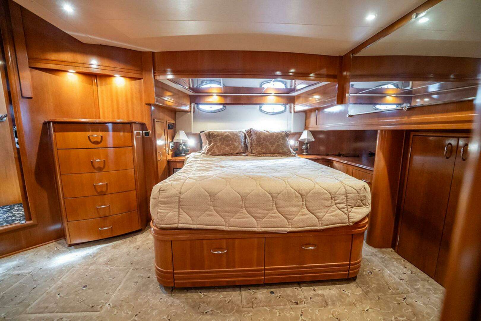 2005 Carver 56 Voyager - Image 30