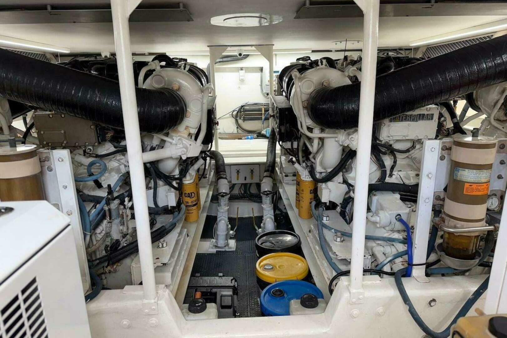 1999 Viking 58 Convertible - Image 41