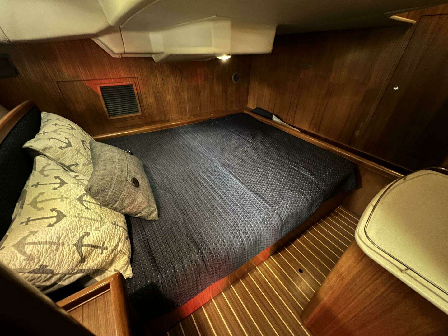 2004 Hunter 41 - Image 24