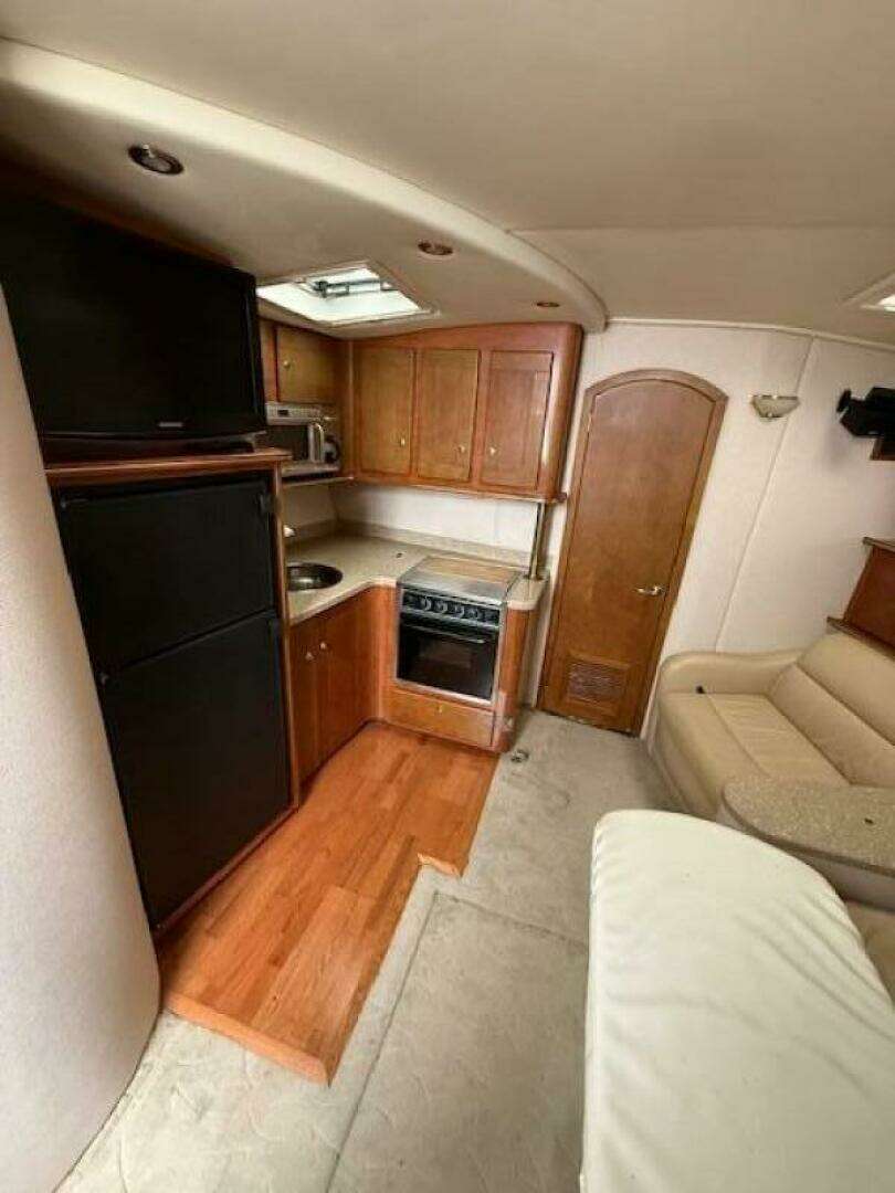 2006 Rinker 410 express diesel - Image 32