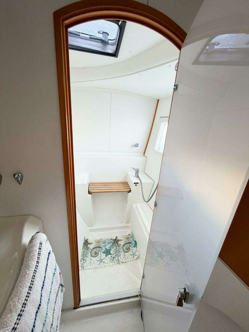 2005 Lagoon 380S - Image 47