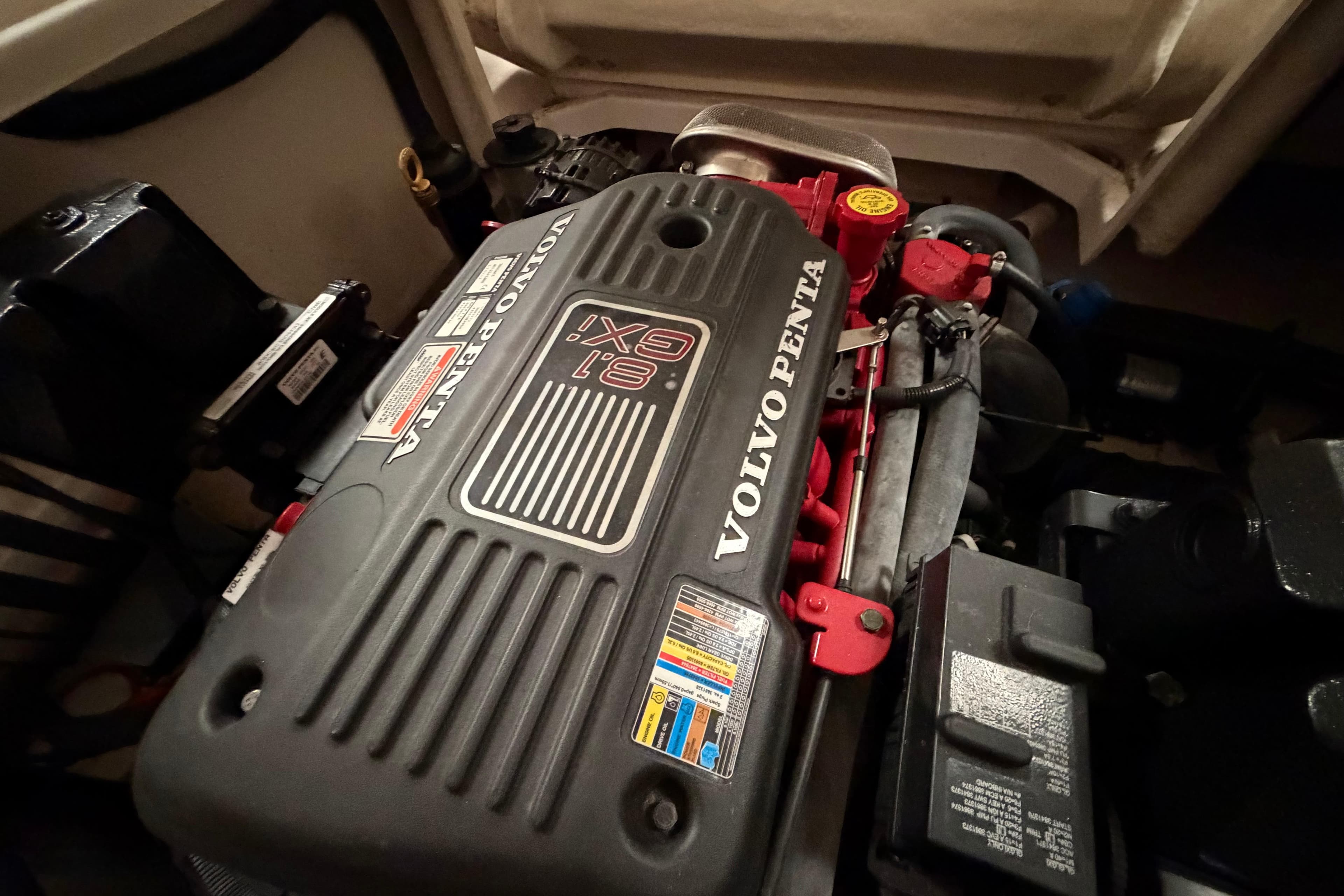 Volvo Penta engine in a 2008 Regal 2700 Bowrider boat, showcasing 8.1 GXI model.