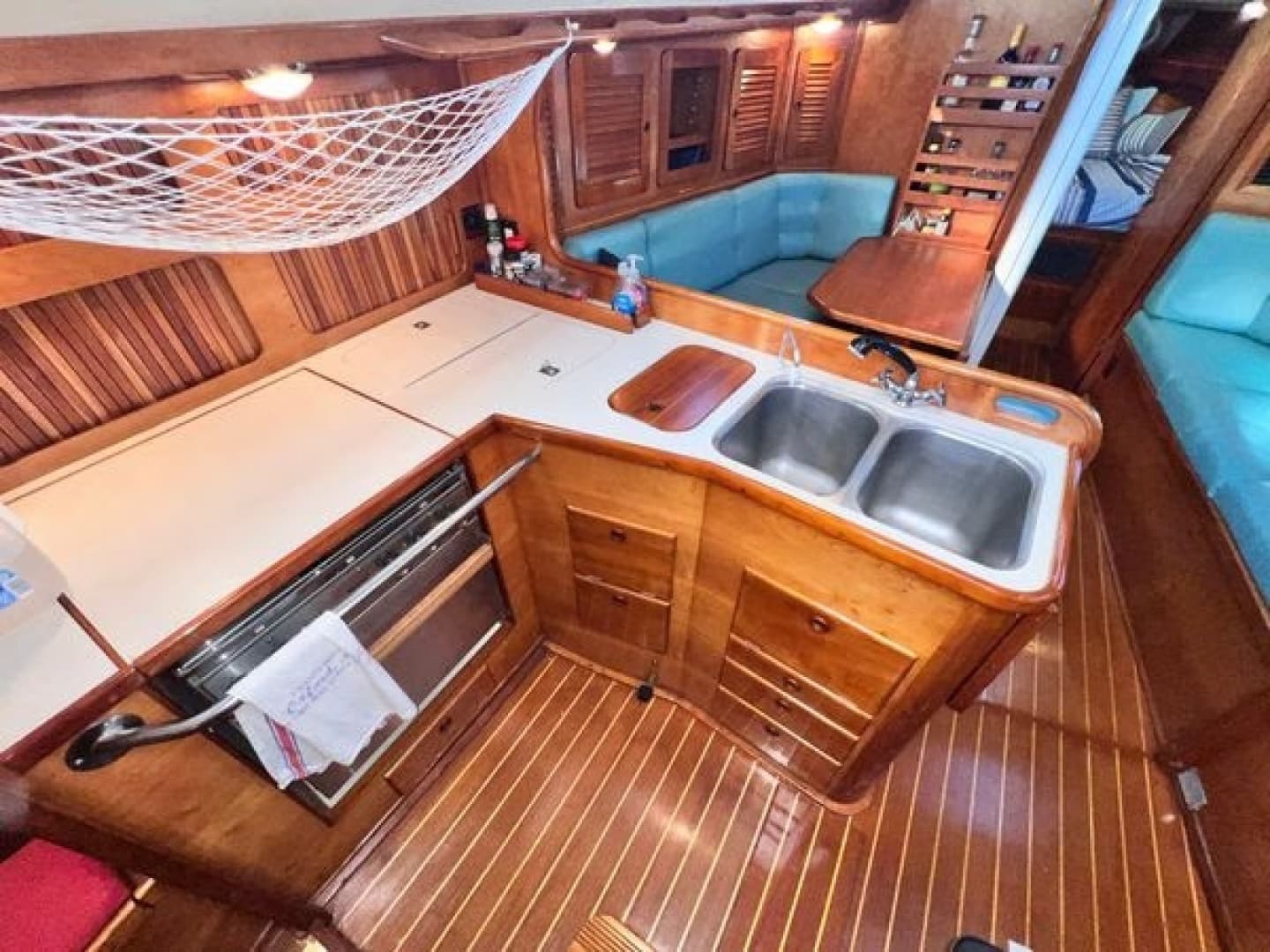 1993 Sabre 38 MK II - Image 4