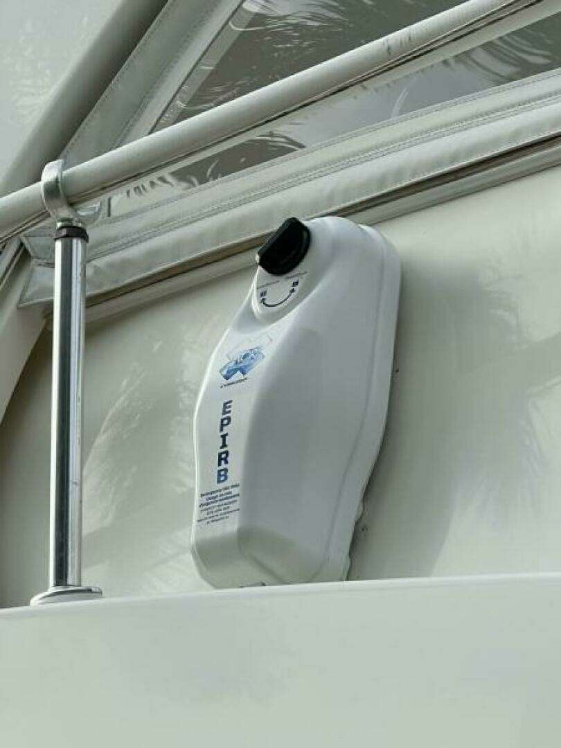 2008 Ovation 52 - Image 7