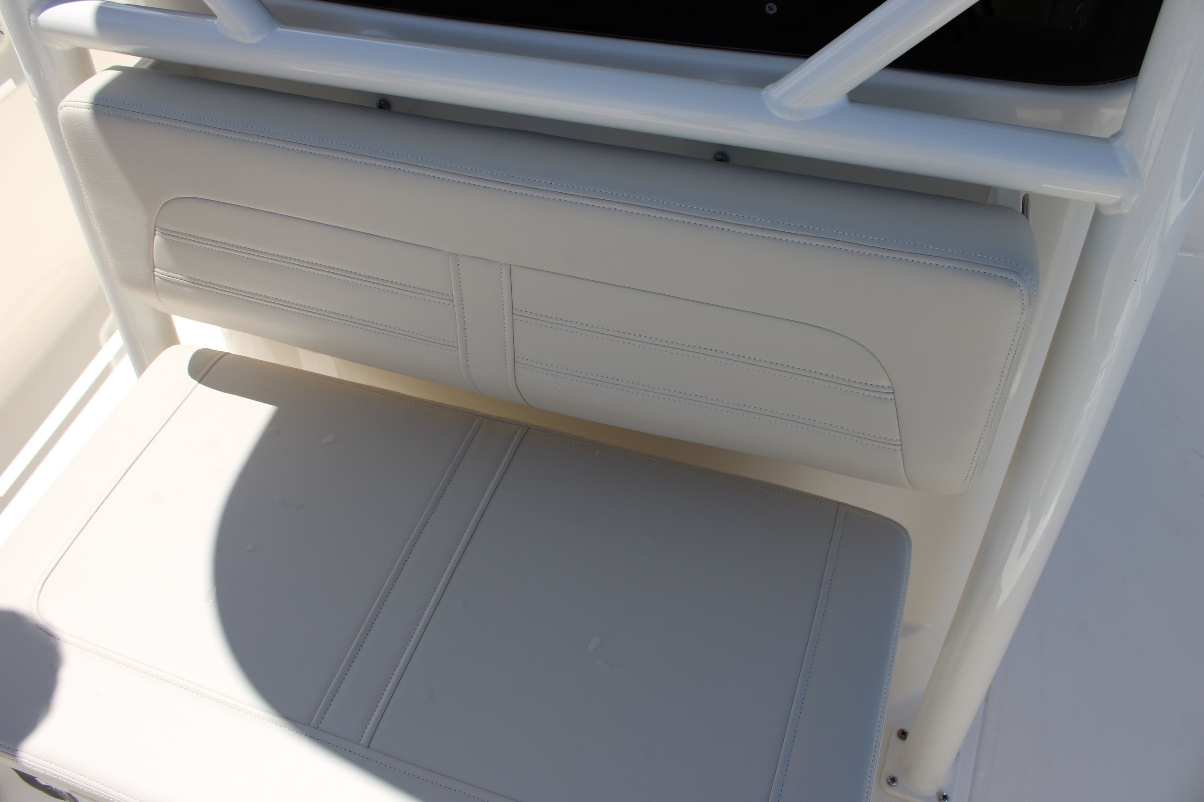 2026 Boston Whaler 210 Montauk - 18