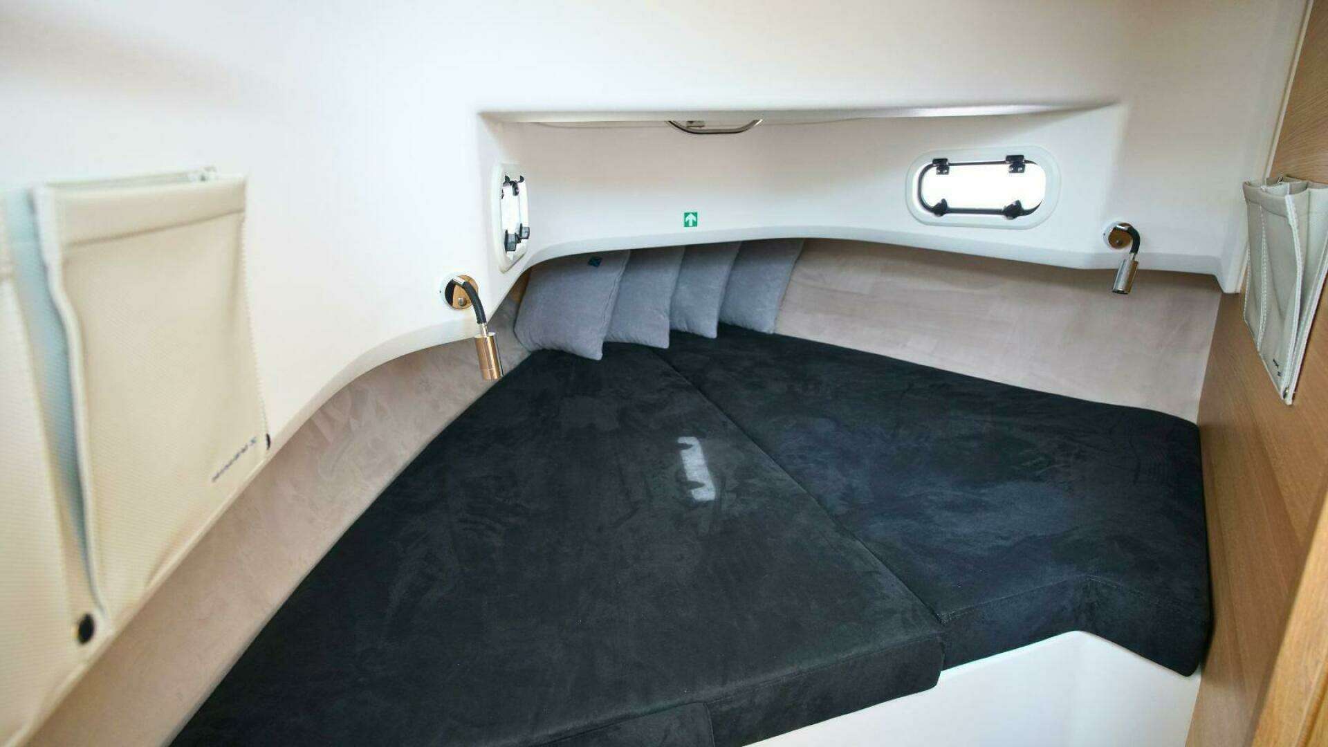 2024 Nimbus Tender 9 - Image 18
