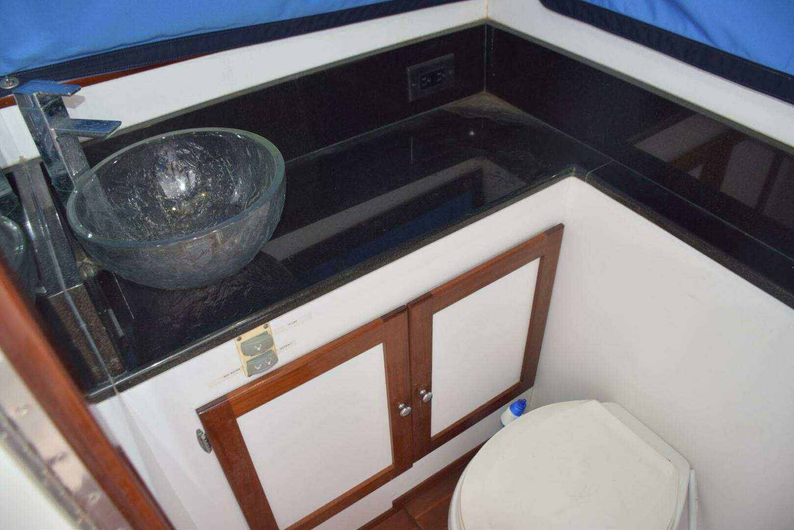 1976 Bertram Flybridge Cruiser - Image 28