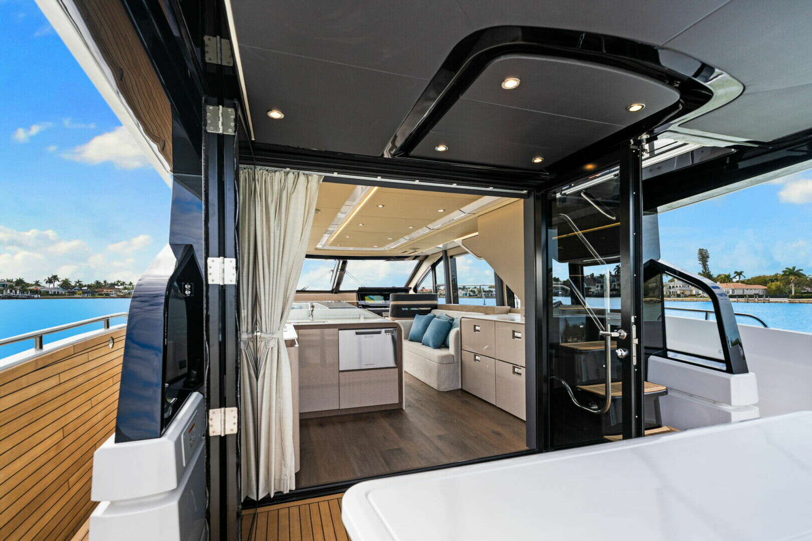 2026 Cruisers Yachts 57 FLY - Image 37
