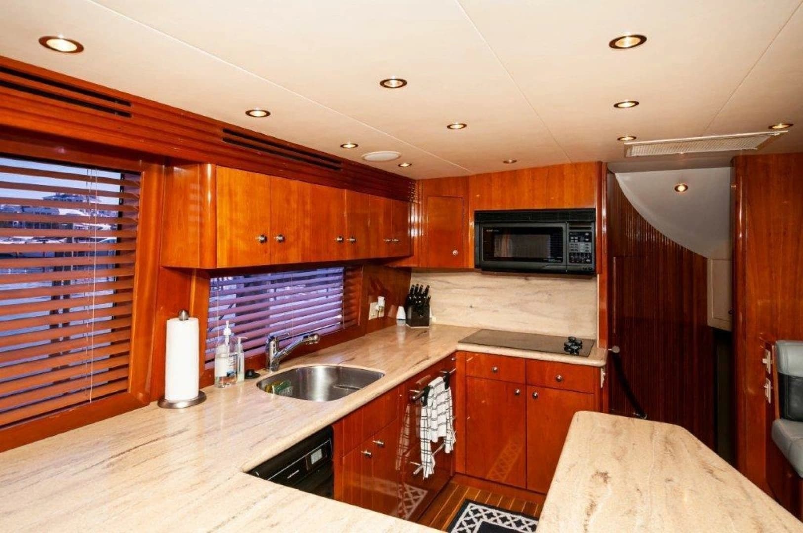 2002 Hatteras 65 Enclosed Bridge - Image 5