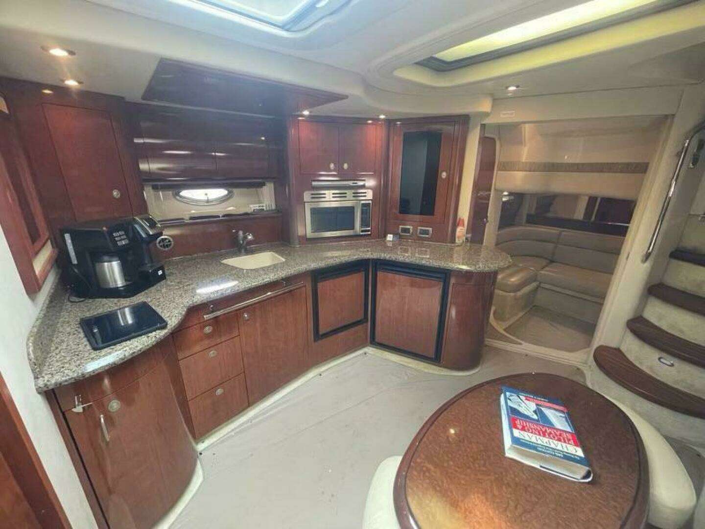 2005 Sea Ray 420 Sundancer - Image 11