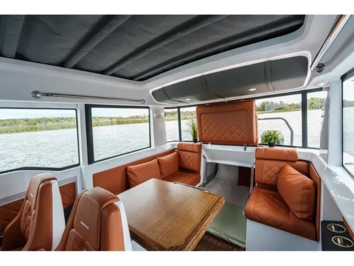 2022 Axopar 37 XC CROSS CABIN - Image 22