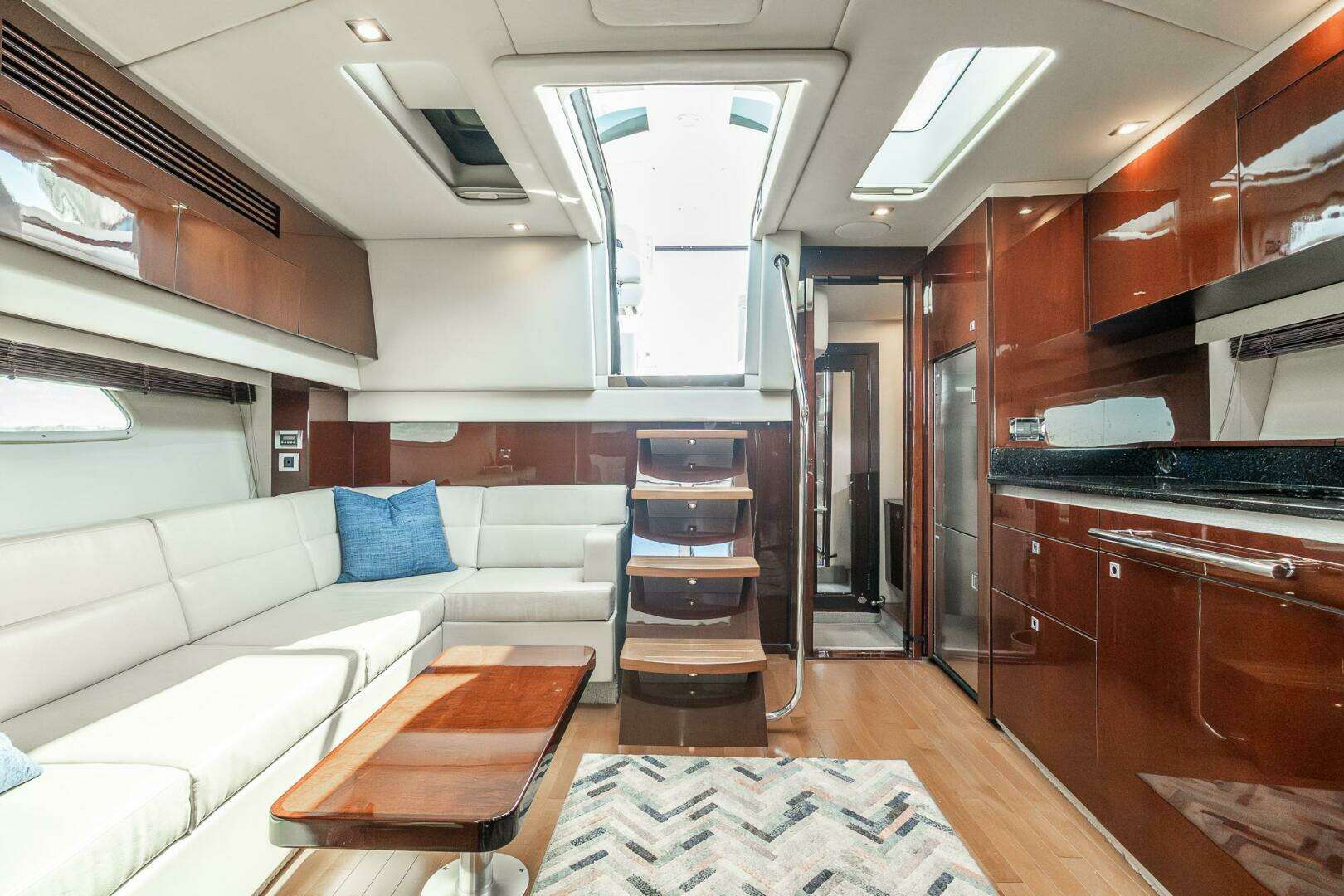 2009 Sea Ray 47 Sundancer - Image 13