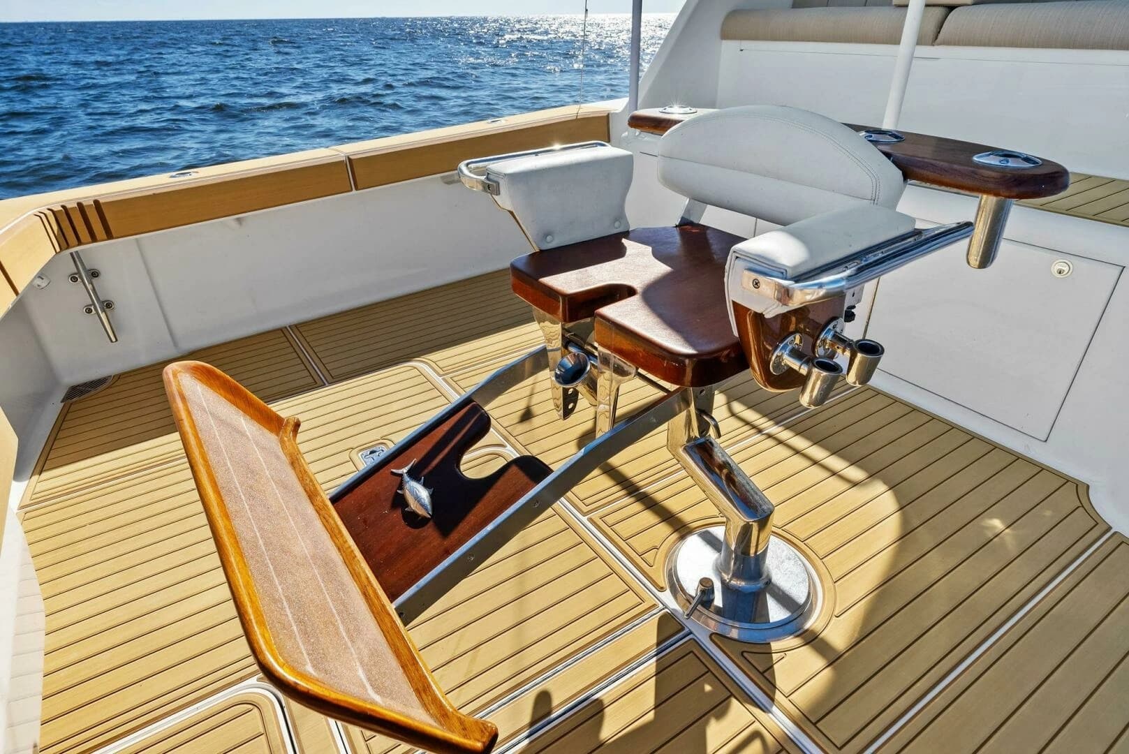 2002 Viking 65 Convertible - Image 10