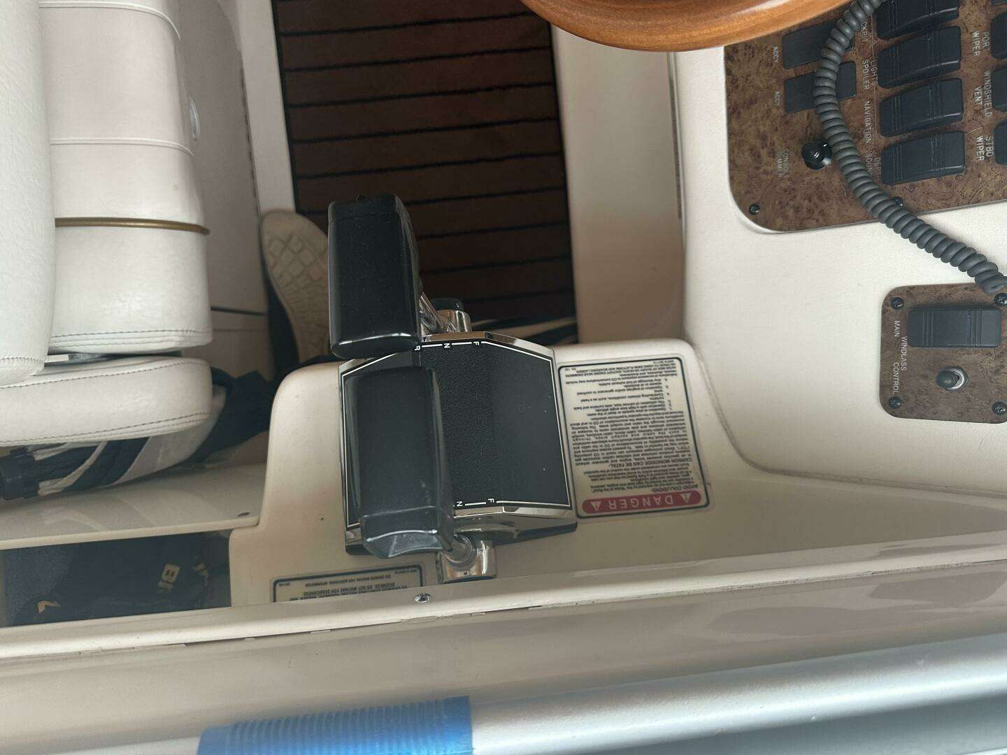 2000 Sea Ray 290 - Image 43
