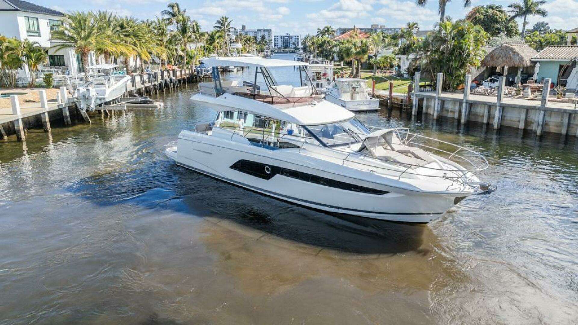2021 Prestige 520 Flybridge - Image 10