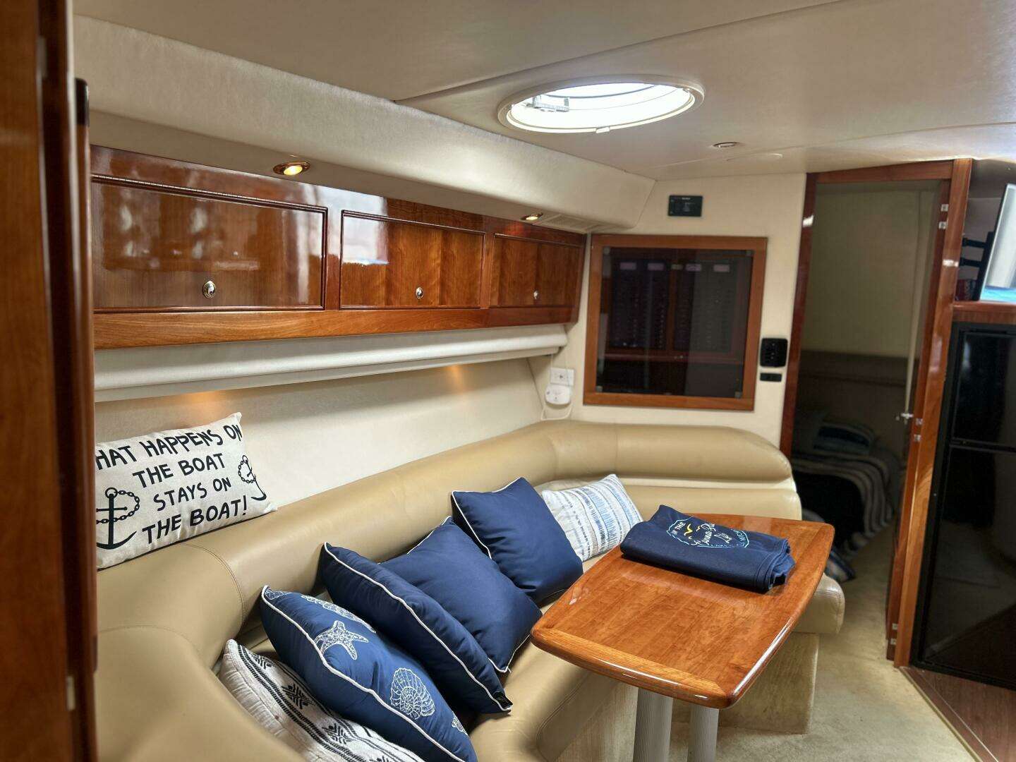 2004 Wellcraft Excalibur - Image 46