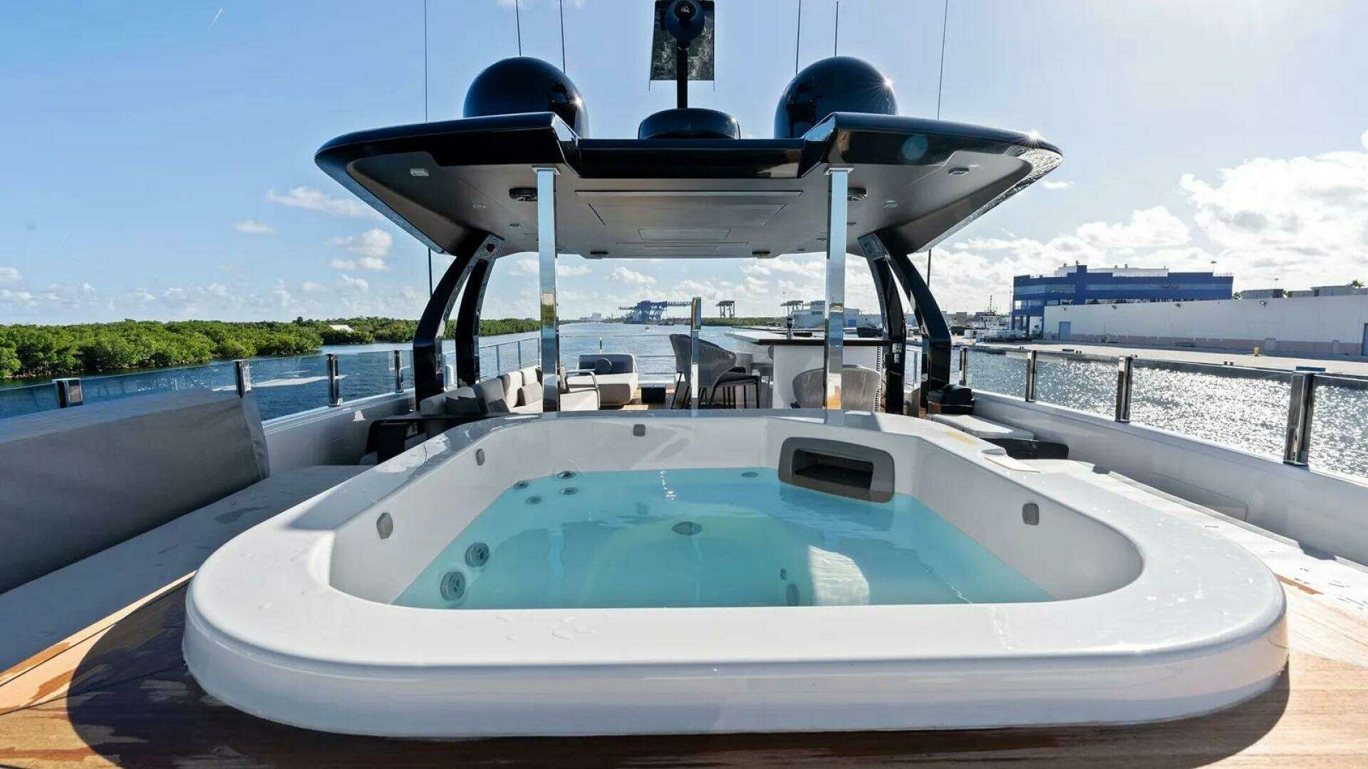 2022 Custom Line Navetta 37 - Image 3