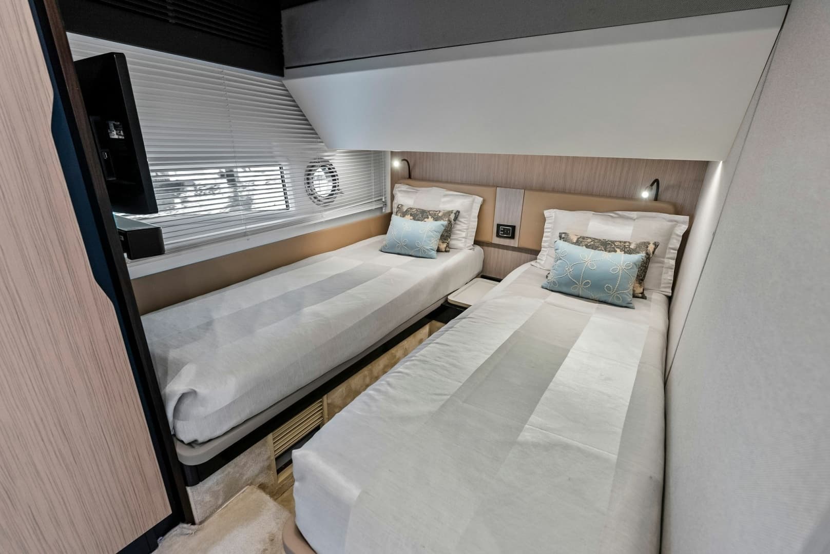 2020 Azimut Flybridge - Image 45