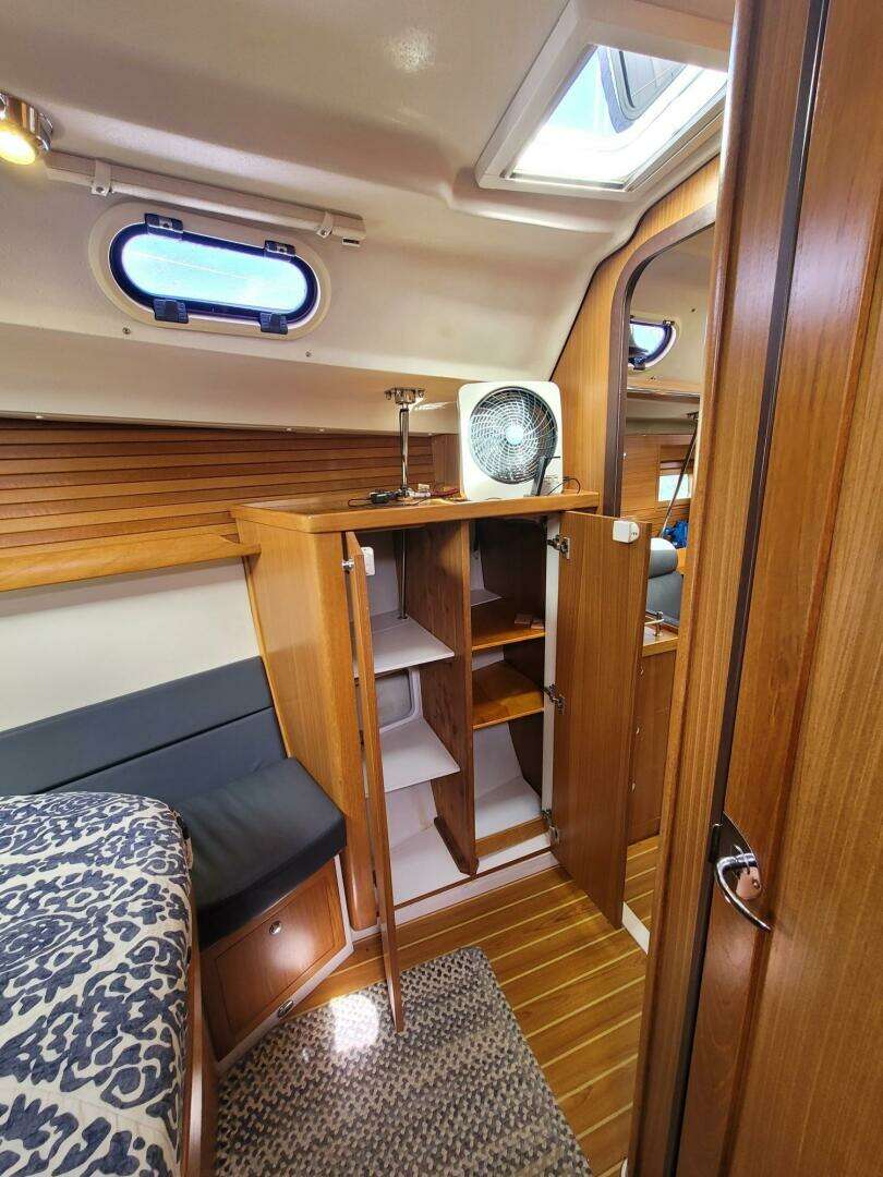 2015 Catalina 445 - Image 9