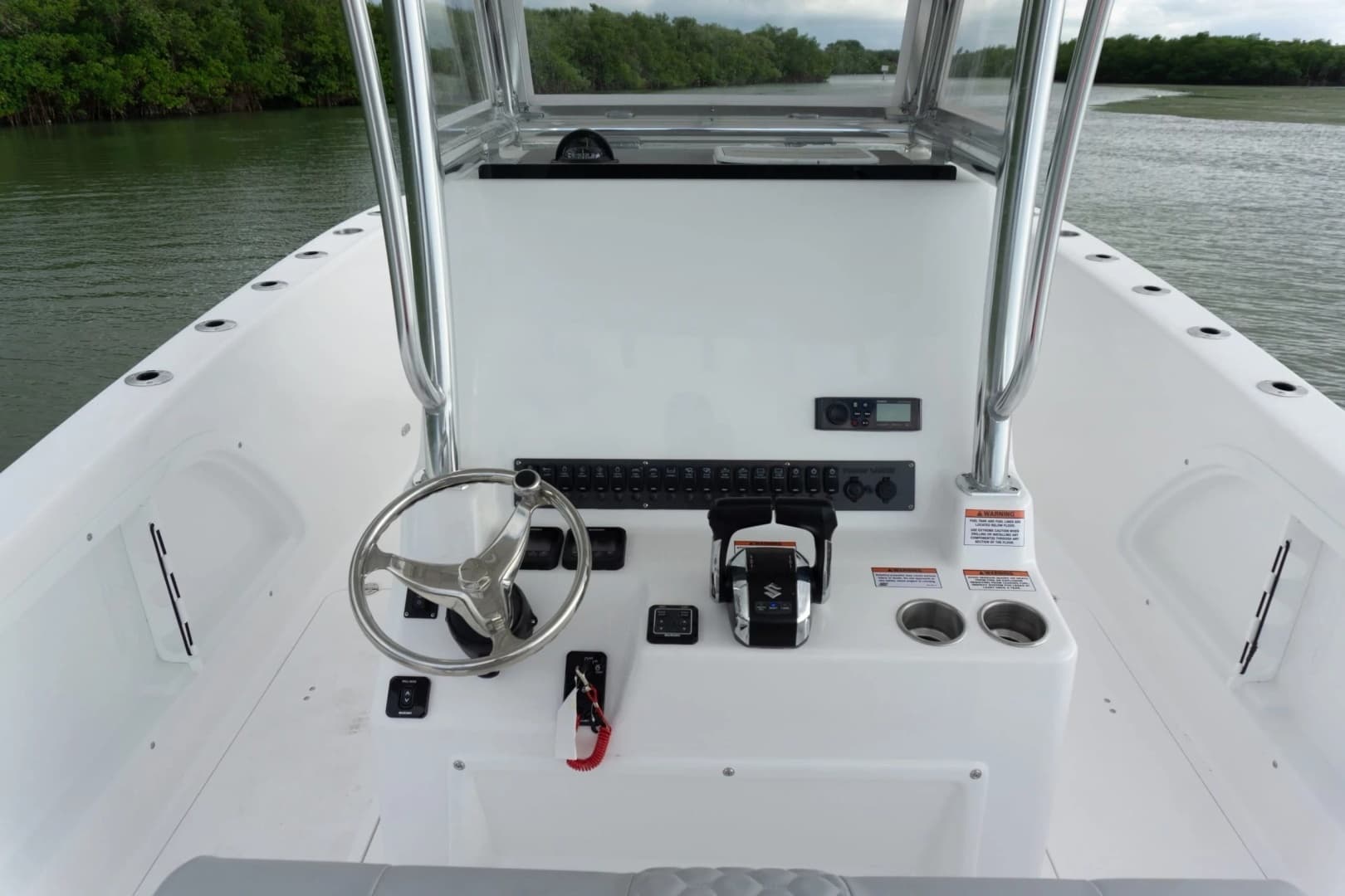 2026 Twin Vee 280 STX CC - Image 7