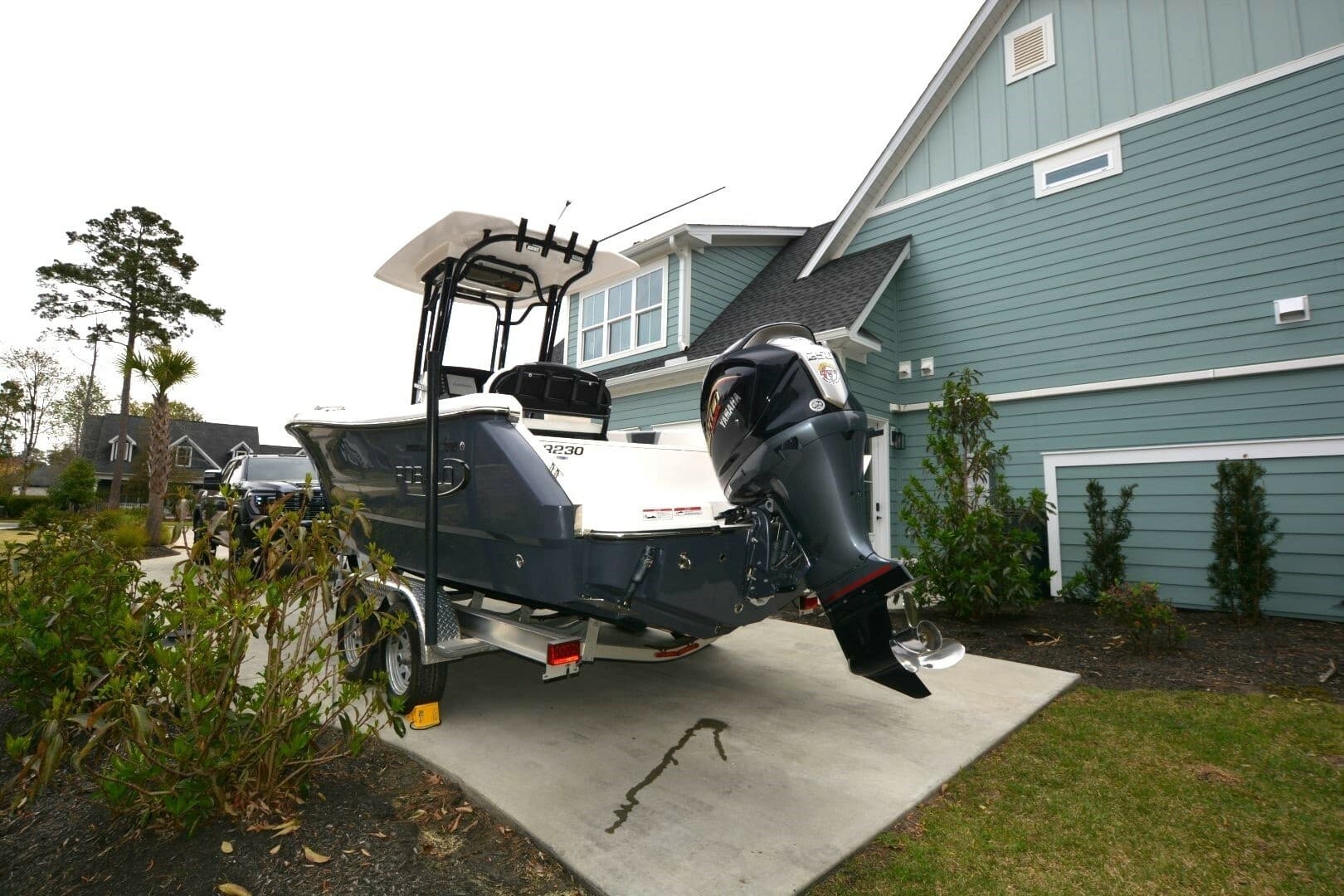 2023 Robalo R230 - Image 4