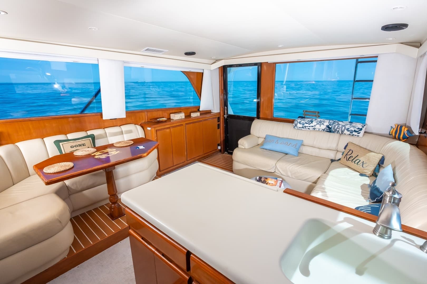 1998 Viking 47 Convertible - Image 32