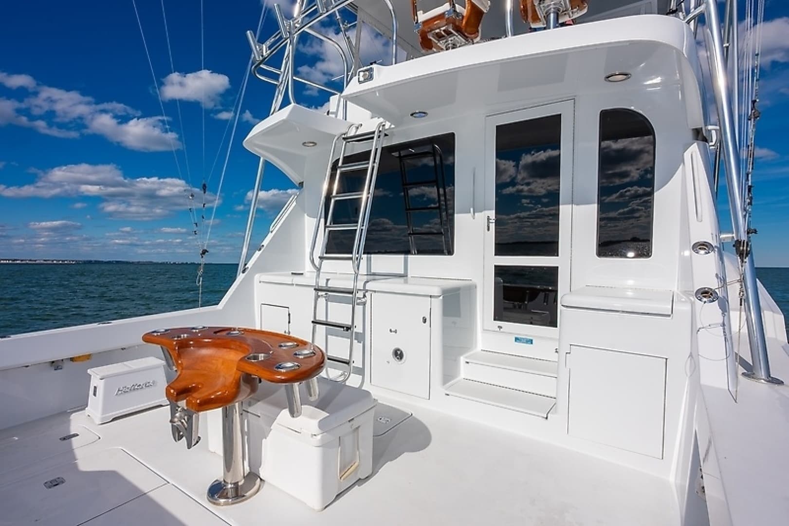 2001 Hatteras 60 Convertible - Image 11