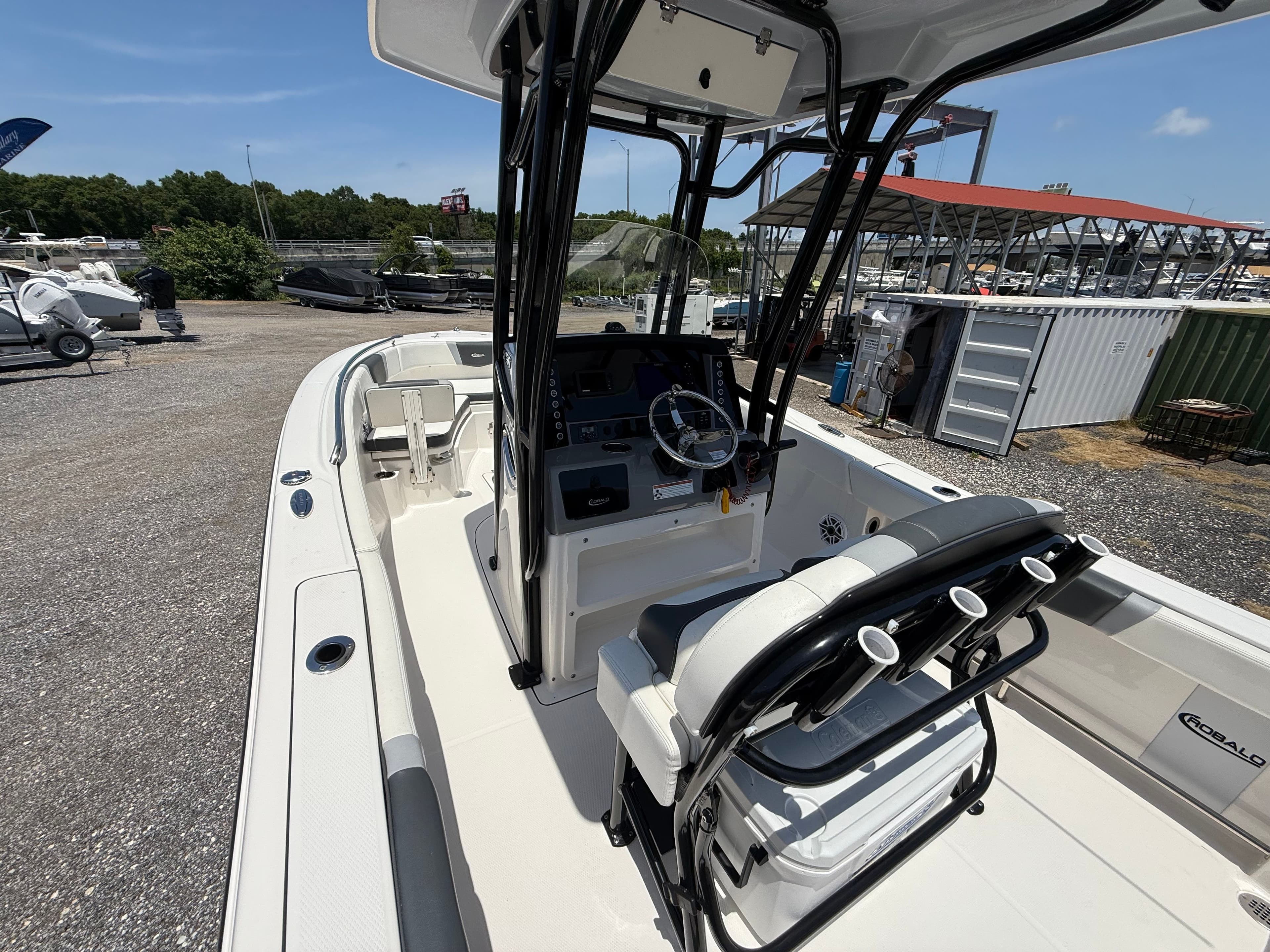 2022 ROBALO 230 CC - Image 12