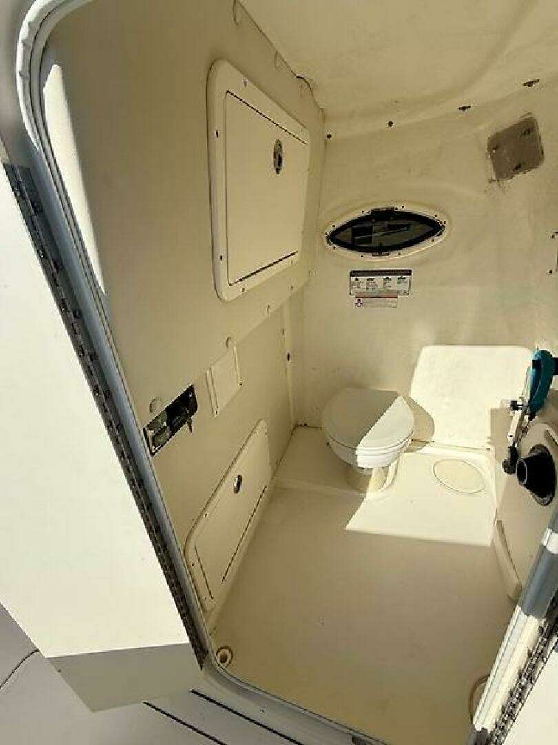 2017 World Cat 295 CC - Image 11