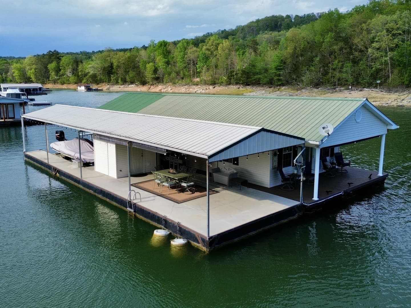 2002 Custom 20 x 53 Floating Cabin - Approx 999/sqft - Image 128