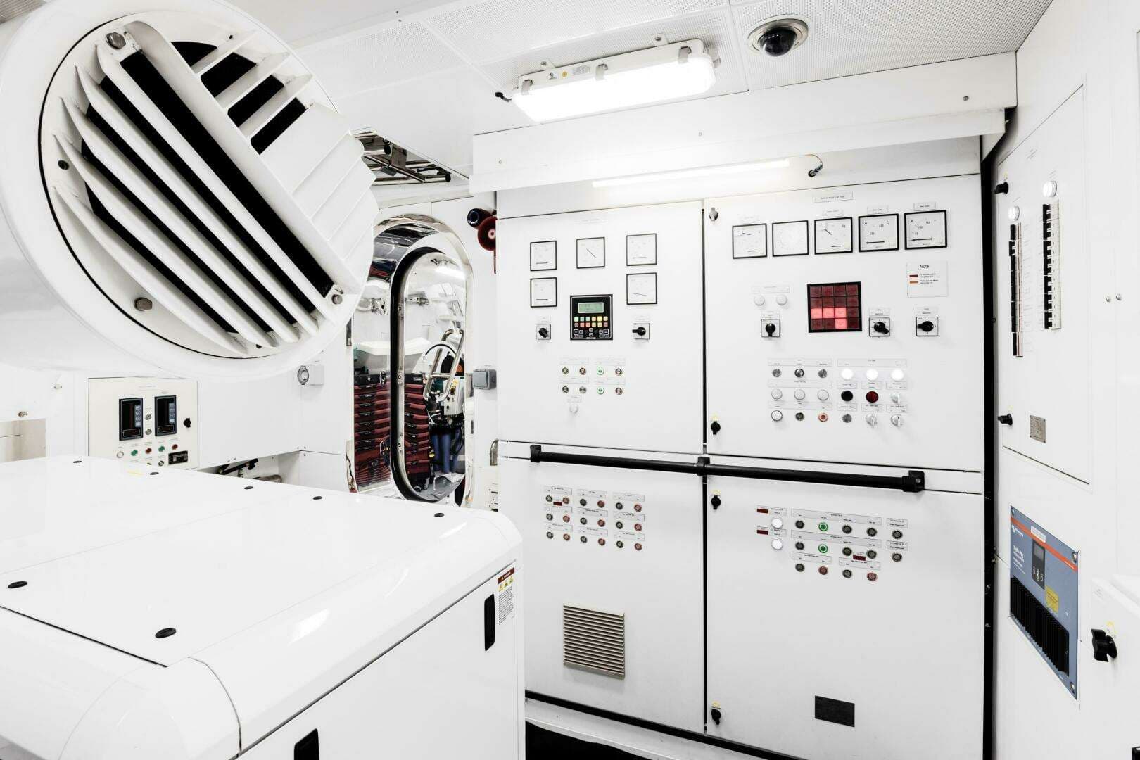 2024 Silver Yachts Space Cat - Image 30