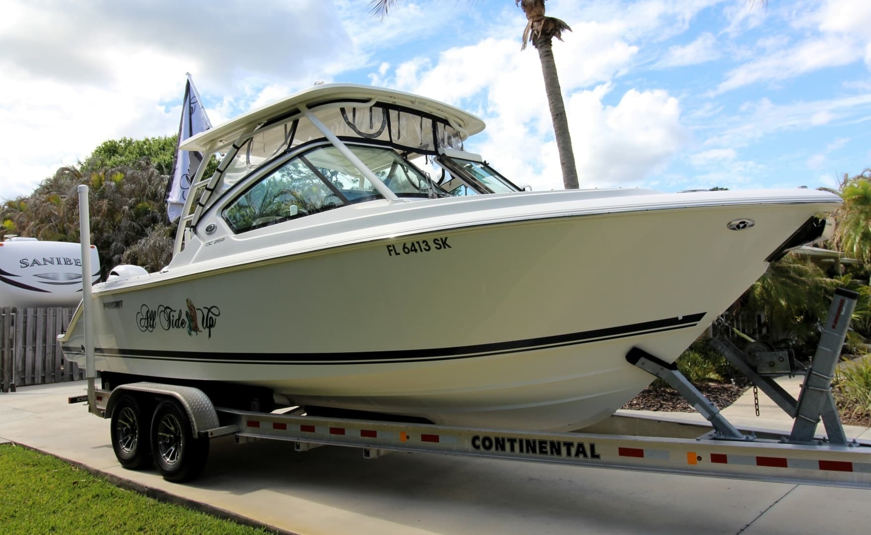2019 Pursuit DC 266 - Image 2