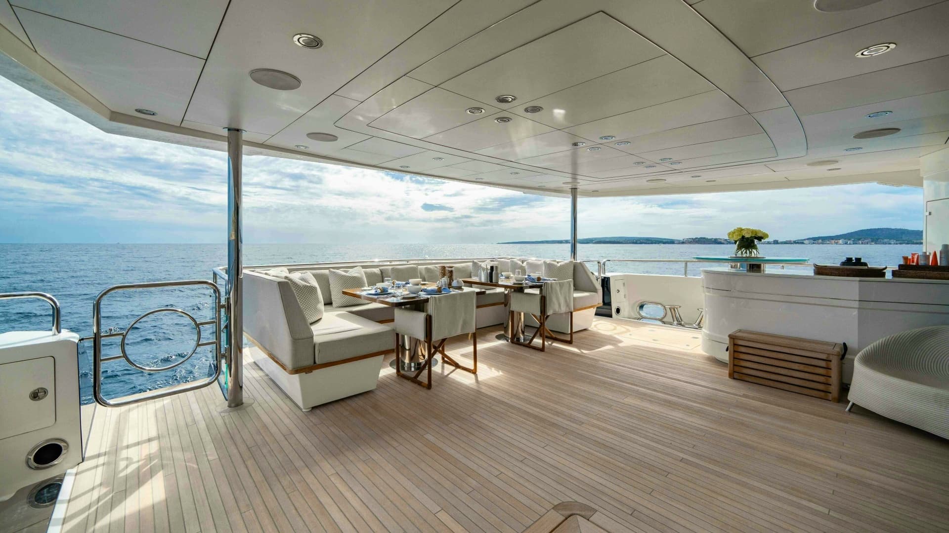 2016 Sunseeker Sunseeker 131 Yacht - Image 17