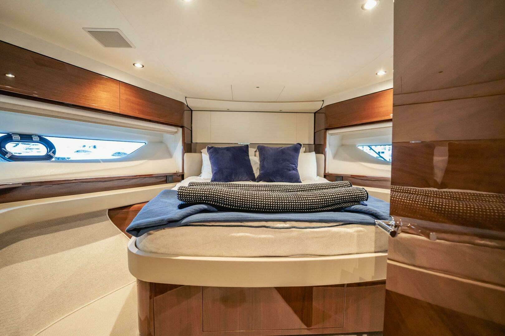 2019 Princess F55 - Image 19