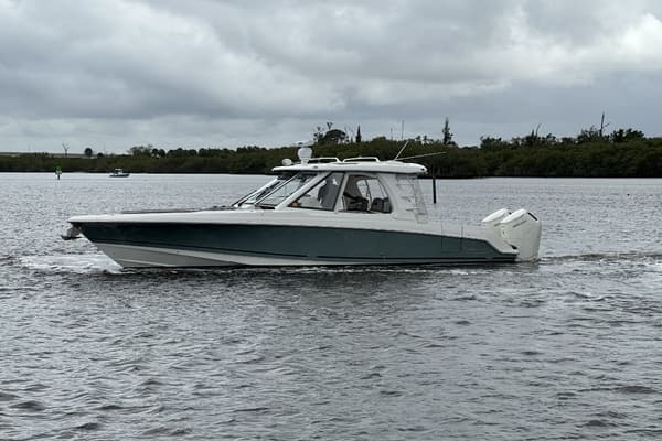 2024 Boston Whaler 380 Realm - Image 1